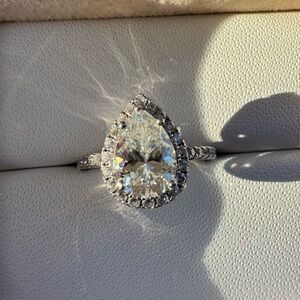 2 Ct pear diamond ring